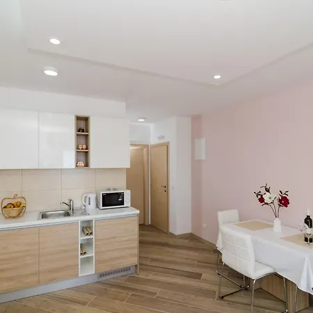 Apartman Marmo - Comfort One Bedroom With Balcony And Sea View 2