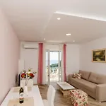 Apartment Marmo - Comfort One Bedroom With Balcony And Sea View 2 Mlini