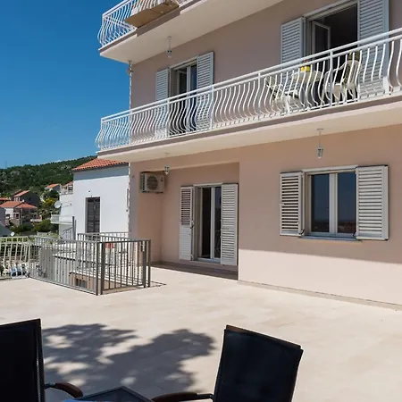 Marmo - Comfort One Bedroom With Balcony And Sea View 2 Apartment Mlini