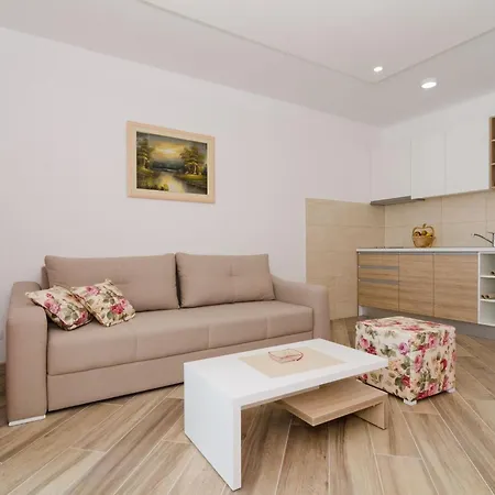 Marmo - Comfort One Bedroom With Balcony And Sea View 2 *