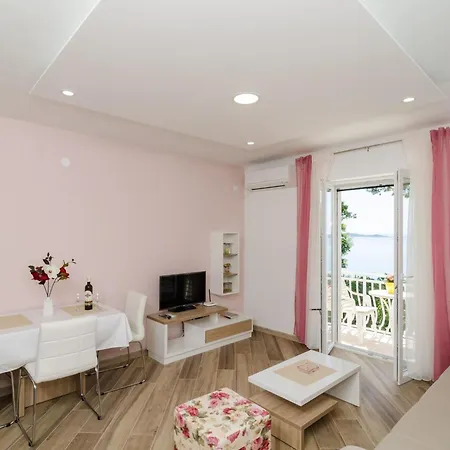 Marmo - Comfort One Bedroom With Balcony And Sea View 2 Appartement