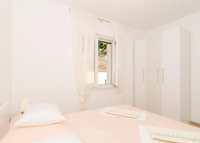 Marmo - Comfort One Bedroom With Balcony And Sea View 2